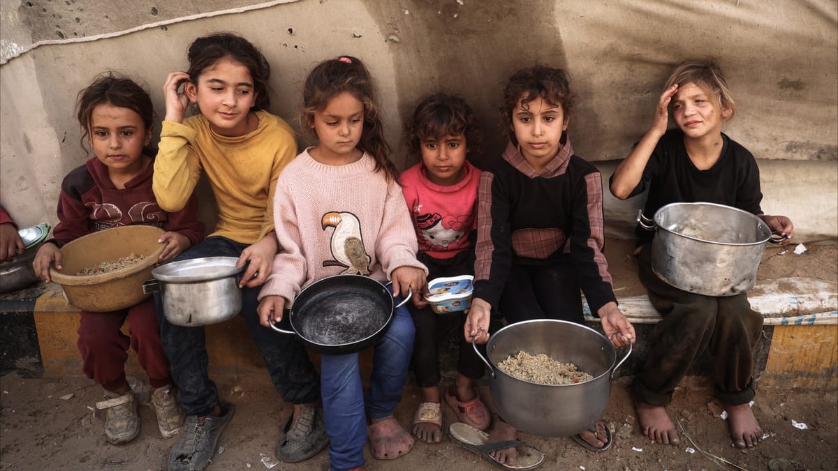إسرائيل تفتتح معبر كيسوفيم لإدخال مساعدات غزة