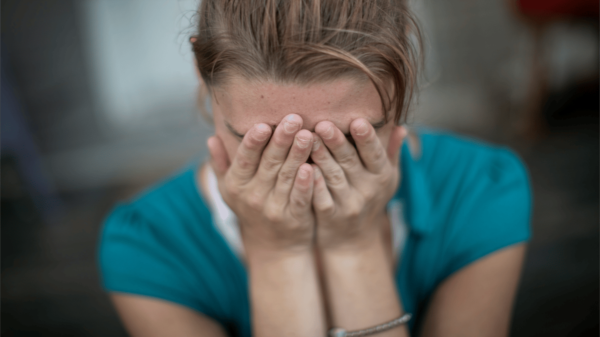 تنويم مغناطيسي.. "معالجون مزيفون" يغزون فرنسا