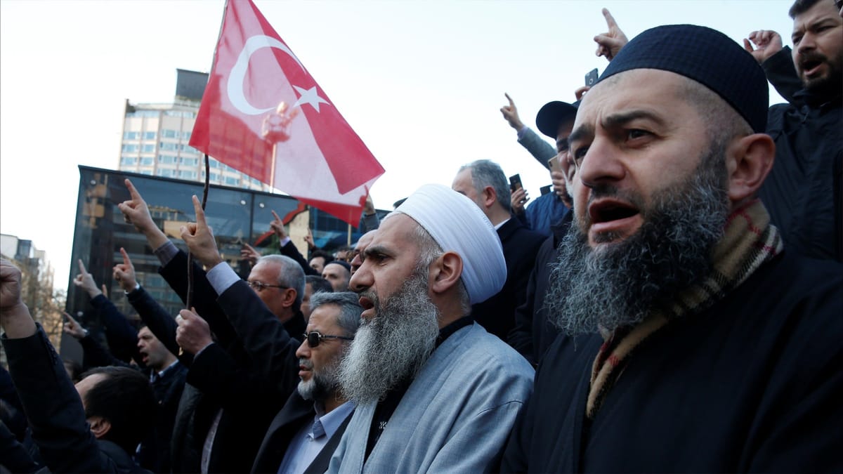 فورين بولسي: الإخوان انقسمت إلى ثلاث جماعات بعد القطيعة التركية