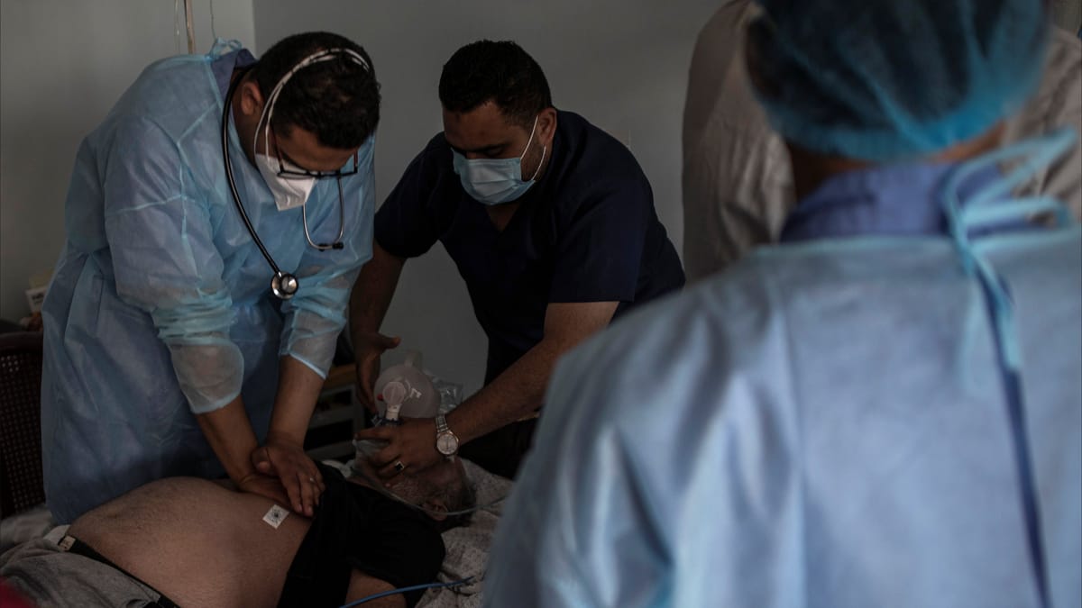 اليوم الأول من "حرب غزة" بالصور