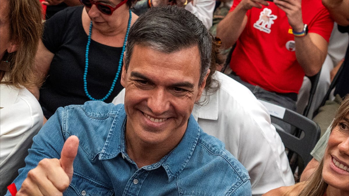 رئيس وزراء إسبانيا يقرر البقاء في منصبه