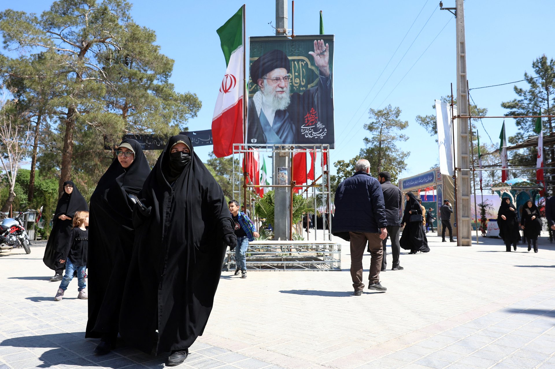 من يفاوض واشنطن؟.. حرب خفية داخل طهران