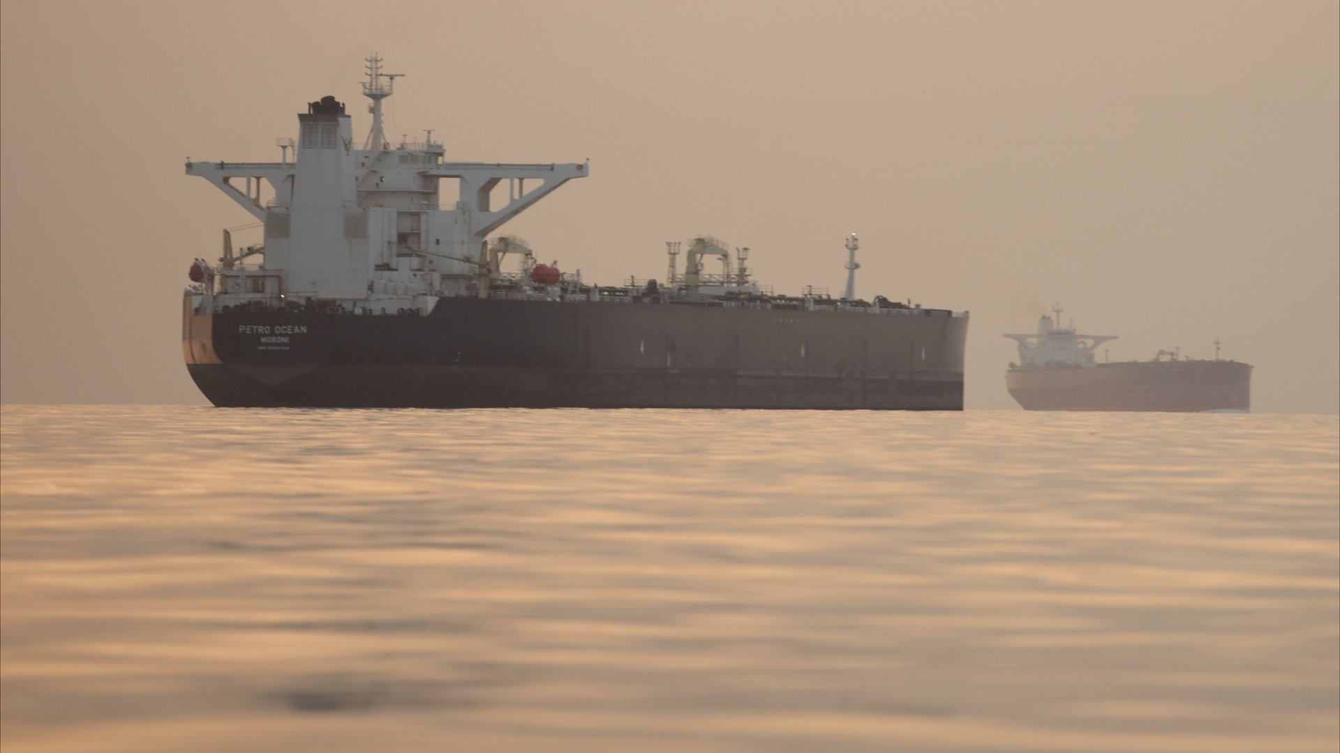 استراتيجية الخنق.. هل تبدأ أميركا بمطاردة إيران في المحيطات؟