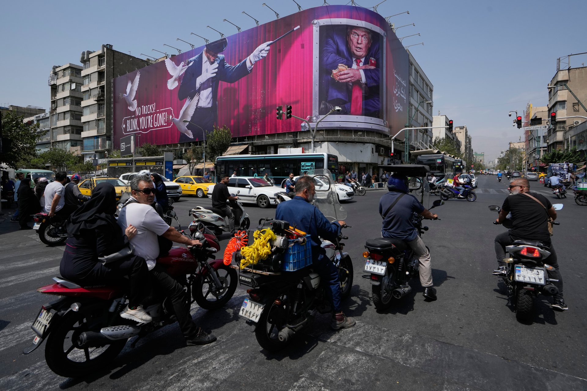 واشنطن تفاوض "صقور مجتبى".. هل تنقسم طهران على مقترح ترامب؟