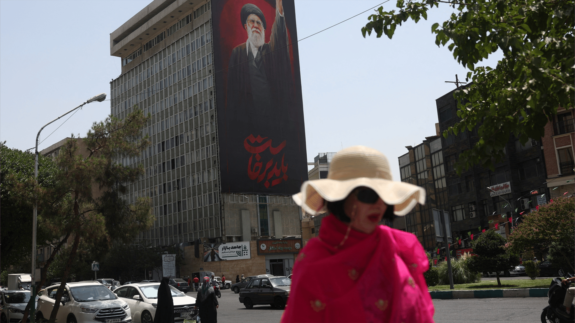 صراع الأجنحة في طهران.. حرب نفوذ أم استراتيجية بقاء؟