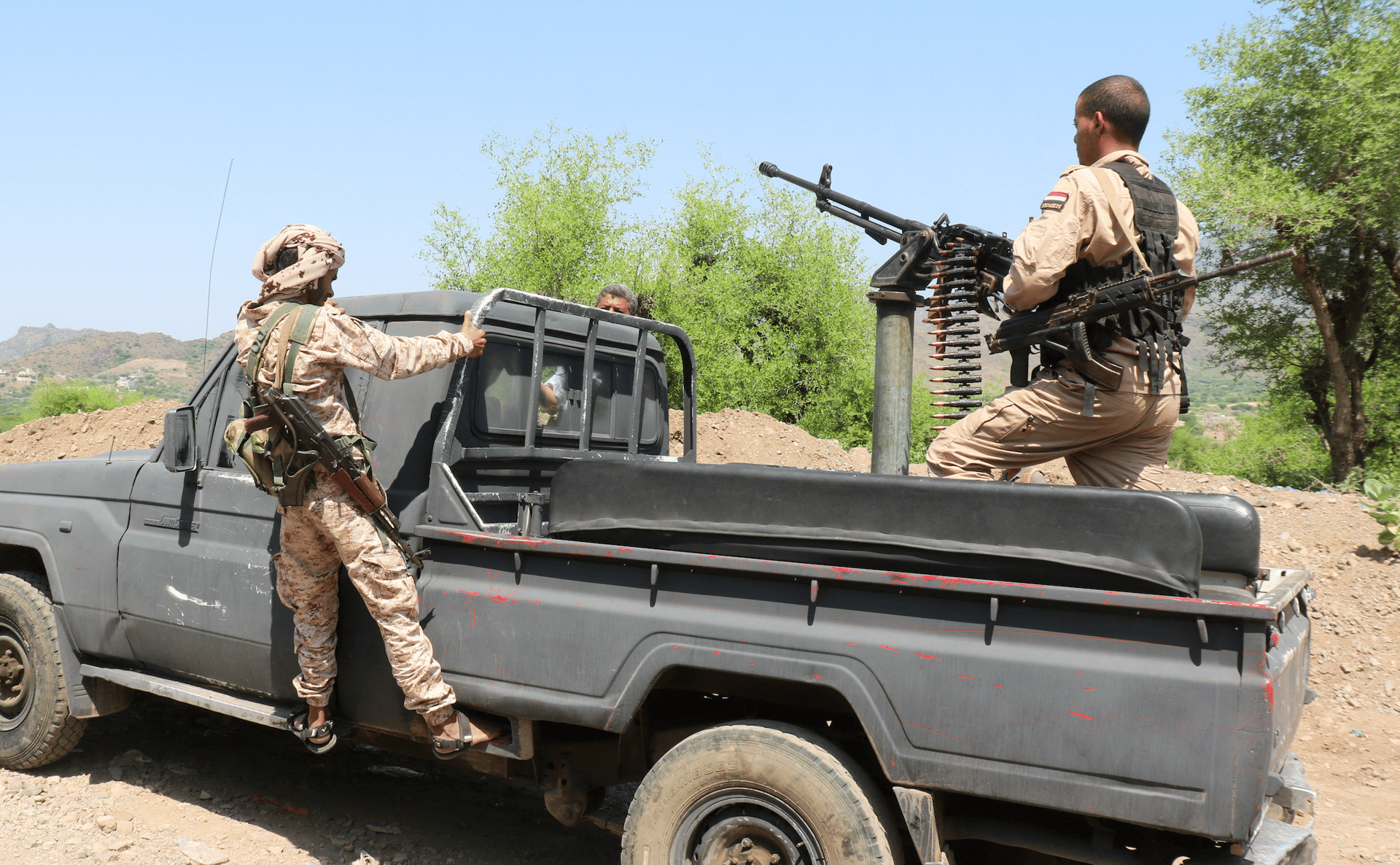 لماذا تعز؟.. الحوثيون يفتحون معركة الجبال نحو باب المندب