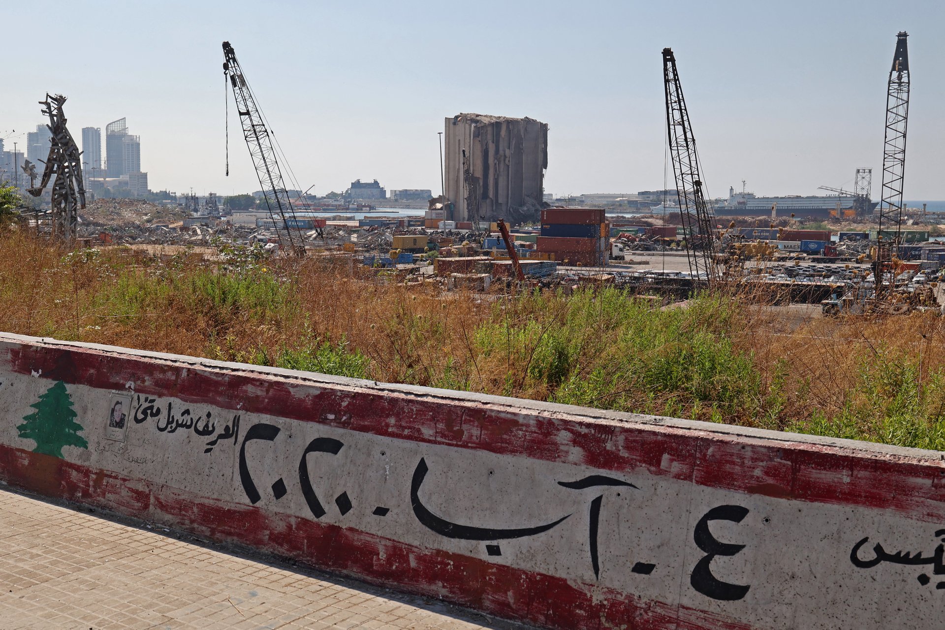هل تجرّ مسيرات حزب الله الضربة الإسرائيلية إلى مرفأ بيروت؟