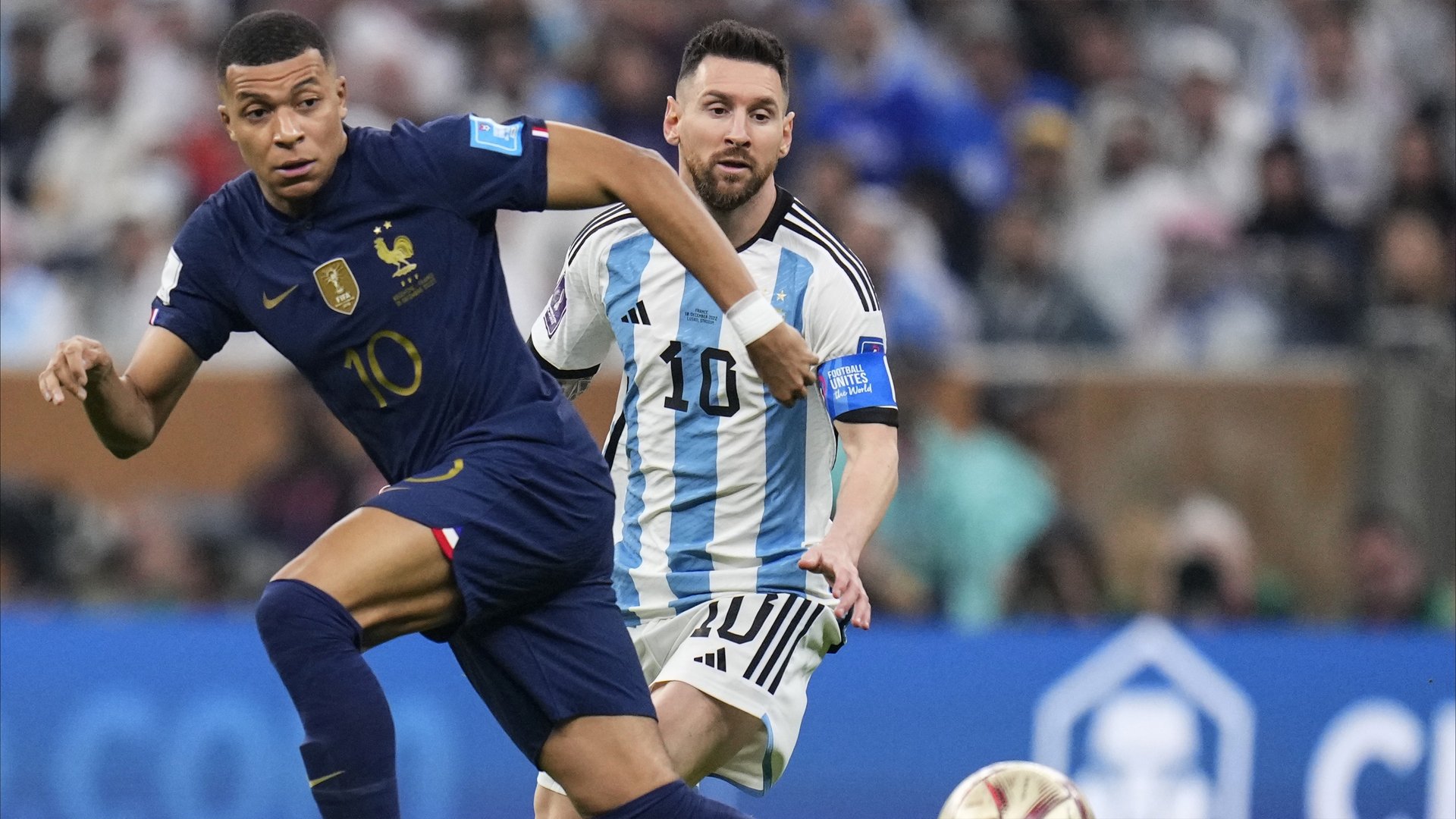 ميسي ومبابي على أعتاب التاريخ.. من يحطم رقم فونتين في كأس العالم؟