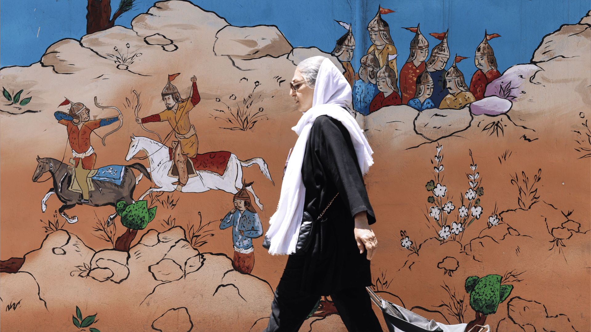 من عباءة المرشد إلى بدلة "الحرس".. كيف غيرت الحرب إيران؟