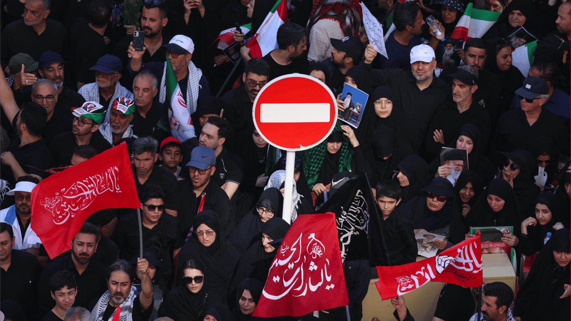 المعارضة الإيرانية.. منشور يستدعي الأم وزيارة تنتهي بإعدام