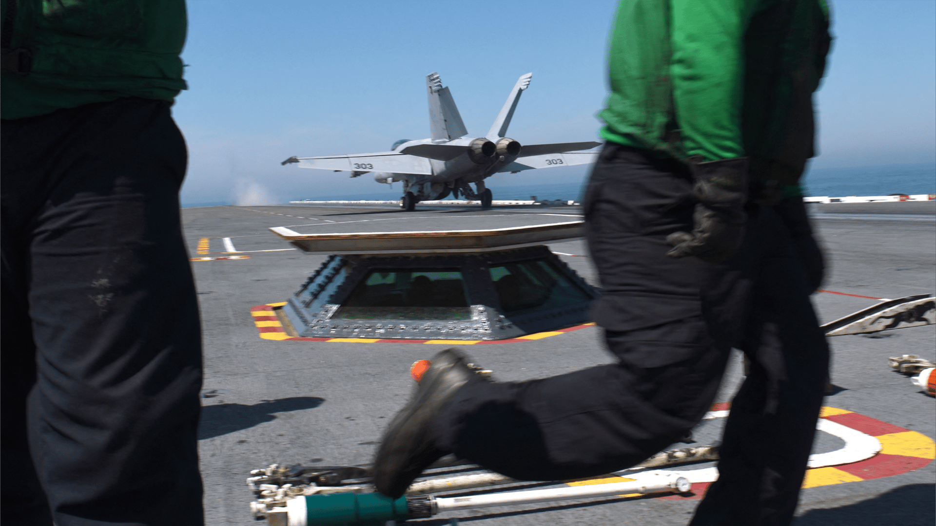 الدبلوماسية أو القوة.. واشنطن تلوّح بعمليات برية داخل إيران