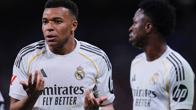 غرفة الريال خارج السيطرة.. هل يرحل أحد النجوم؟