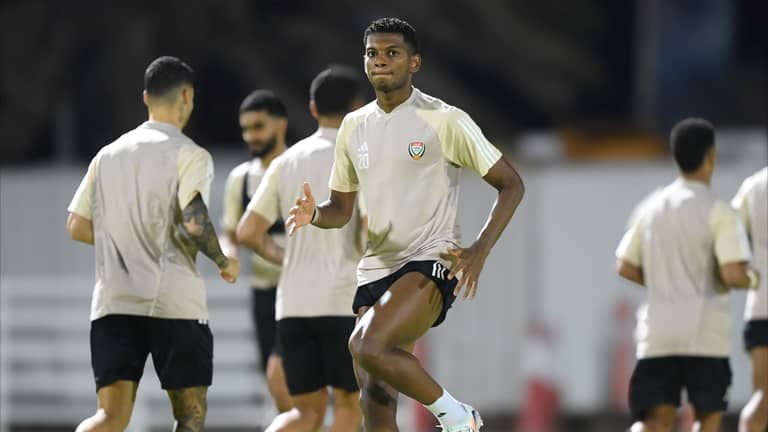 القنوات الناقلة لمباراة الإمارات وقطر في تصفيات كأس العالم 2026
