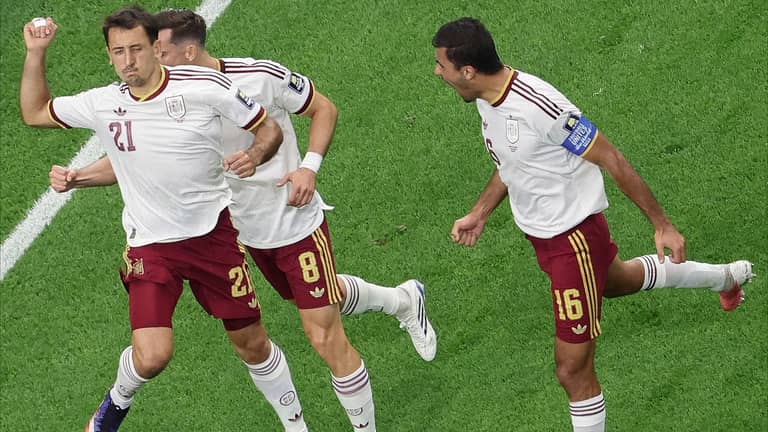 إسبانيا ترسخ عقدتها لفرنسا في 3 بطولات