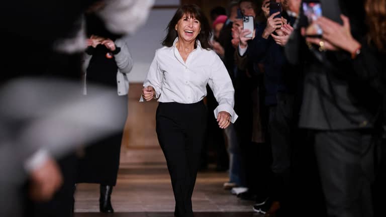 فيرونيك نيشانيان تسلم راية "هيرميس" لمصممة جديدة