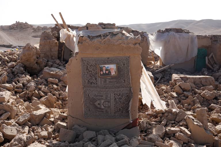 زلزال 6.5 درجة يضرب غرب أفغانستان