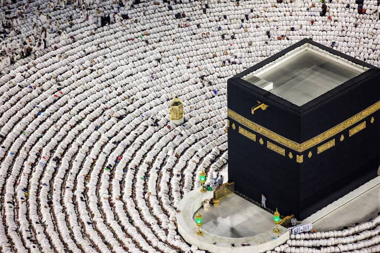 ظل الكعبة اختفى الأحد ٢٨ مايو.. مكة تترقب ظواهر فلكية مبهرة