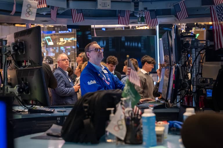 وول ستريت وبيتكوين.. كيف ينقلب حلم الـAI إلى موجة توتر عالمي؟