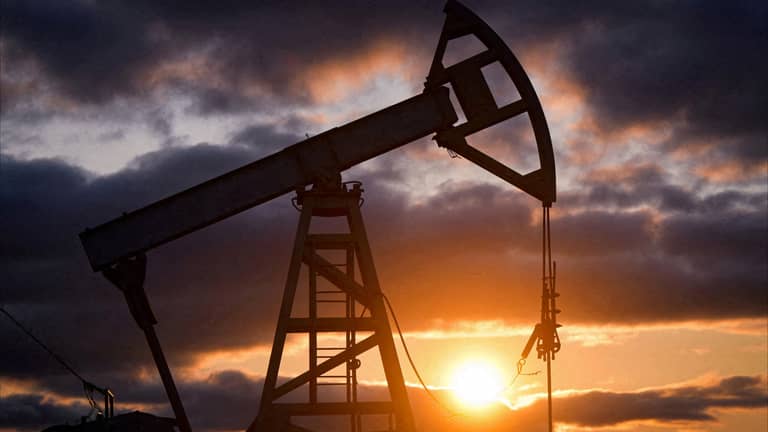 ارتفاع أسعار النفط بعد الضربات الأميركية البريطانية