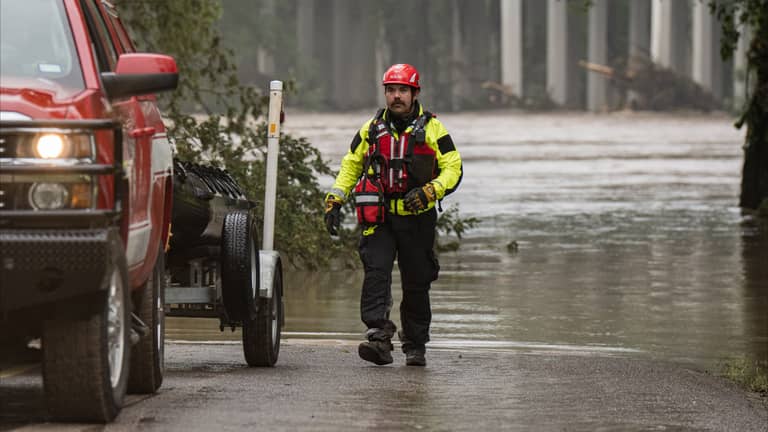 مصرع ٢٤ شخصا جراء السيول في تكساس