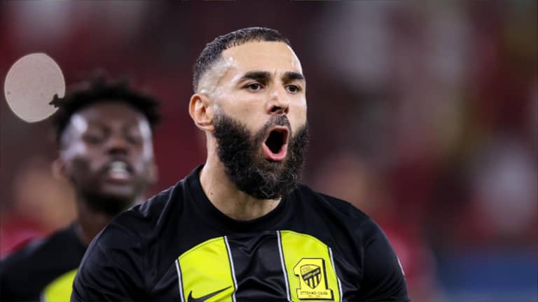 بدعم بنزيما.. اتحاد جدة يتفق مع مدرب "عالمي"