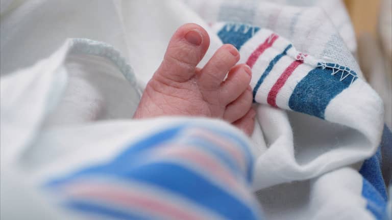 أم جديدة؟ إليك عدد أيام إجازتك في بلدك