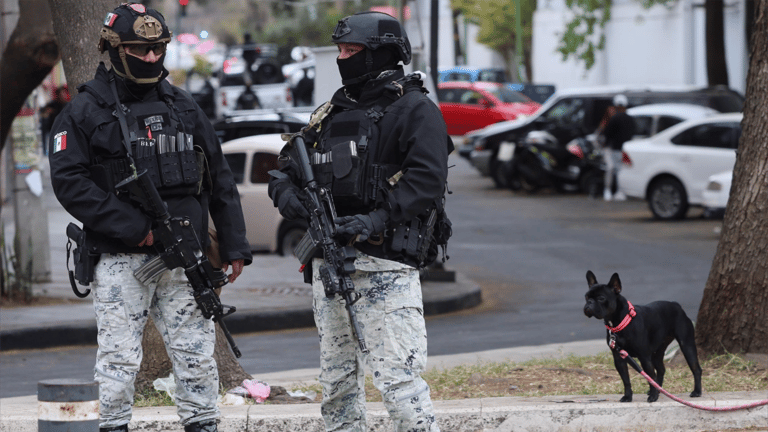 من هو "إل مينشو" الذي أحرق مقتله المكسيك؟