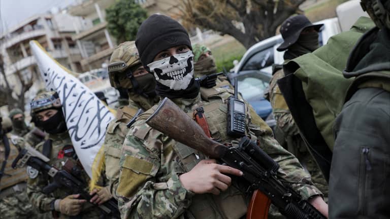 قتلى وجرحى.. تجدد الاشتباكات على حدود لبنان وسوريا