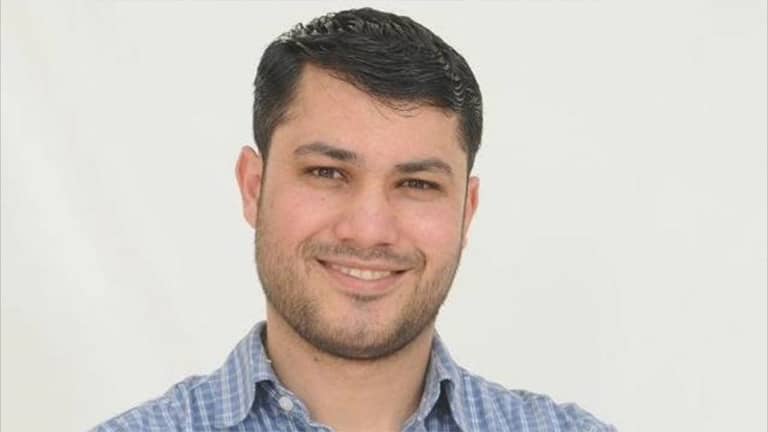 السجن أفضل.. "أبو رموز" يخرج طوعا من قائمة المبعدين من فلسطين