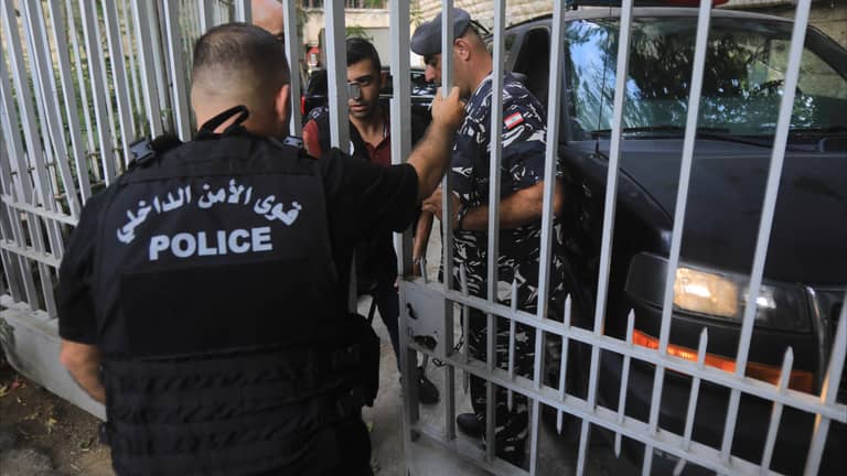 الأمن اللبناني يوقف 3 ناشطات.. وحزب الله يتدخل