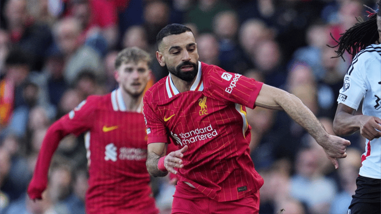 سلوت يجيب.. كيف يعود بريق محمد صلاح؟