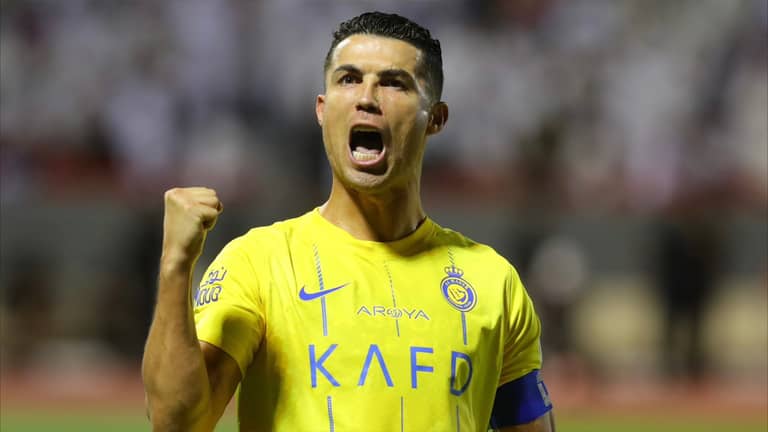 رونالدو يكتسح ميسي.. أعلى 10 لاعبين أجرا في 2025