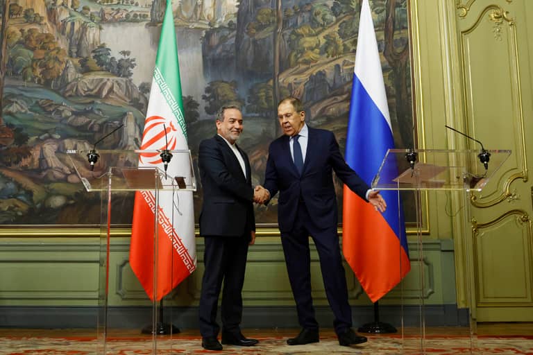 الاتفاق النووي.. روسيا "الحَكَم" وأوروبا "خارج اللعبة"