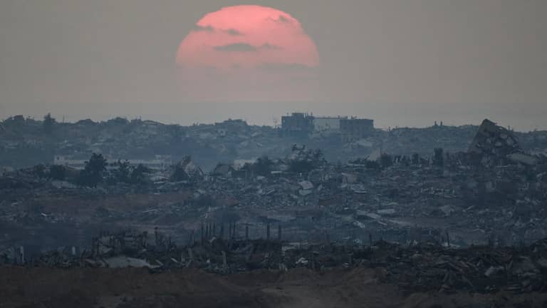 ترامب يترأس اجتماعا بشأن غزة.. وواشنطن تتوقع إنهاء الحرب قريبا