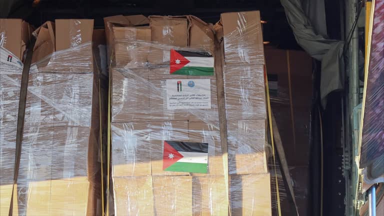 أول قافلة مساعدات مباشرة من الأردن إلى غزة