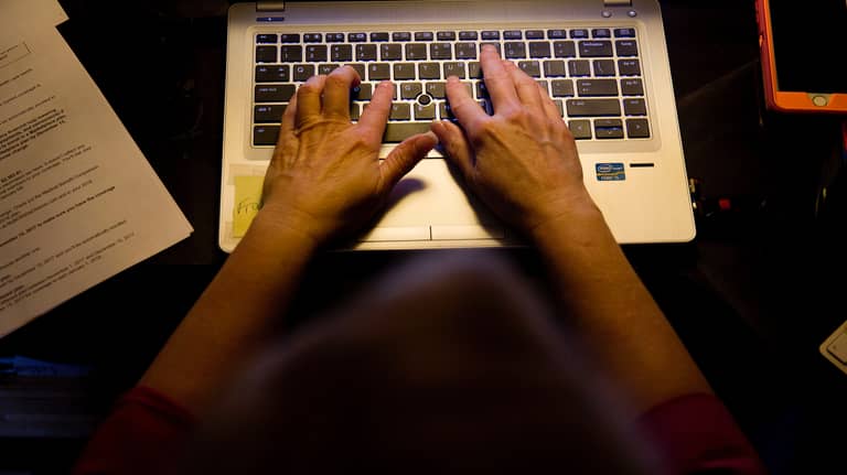 المبرمجون في أمان.. دراسة تكشف عجز الـAI عن مهام البرمجة