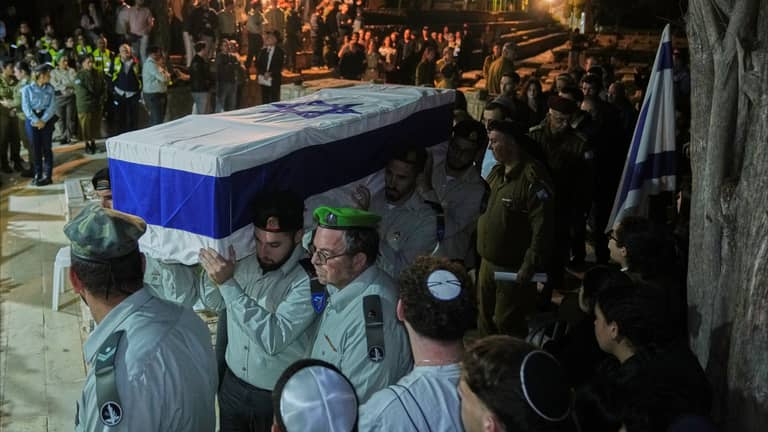 إسرائيل تهدد باستئناف القتال في غزة.. وترامب "يتفهم الحركة"