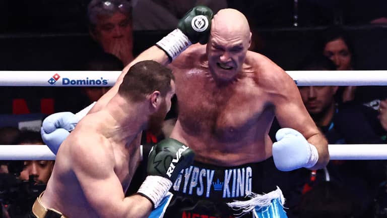 عودة "ملك الغجر".. فيوري يكتسح محمودوف ويتحدى جوشوا علنا