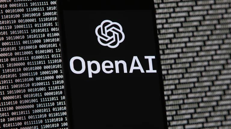 مايكروسوفت تخفف قيود شراكتها مع OpenAI