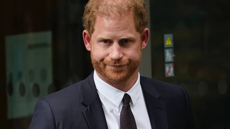 الأمير هاري ضد "التابلويد".. لماذا لجأ إلى التسوية؟