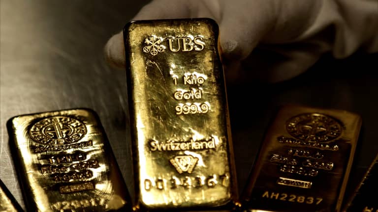 الذهب يفقده بريقه