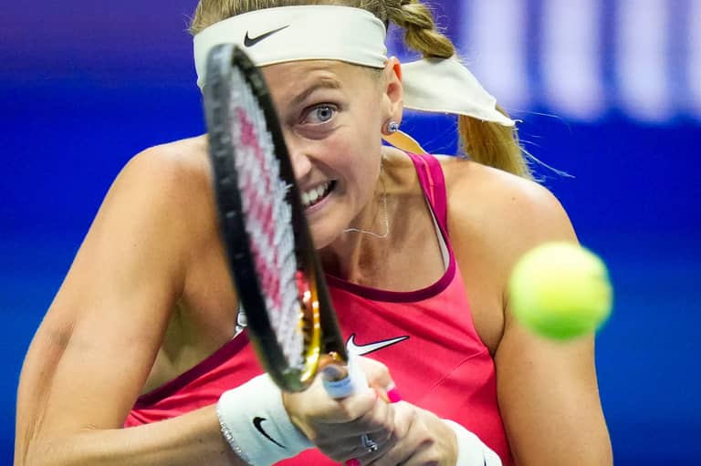 "الحمل" يبعد كفيتوفا عن التنس