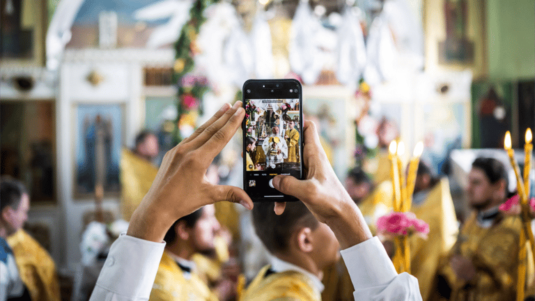 "قداس انتخابي".. هل تجنّد روسيا كهنة أرثوذكس بمولدوفا؟