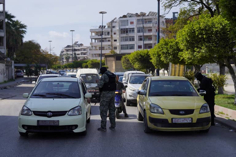 أكثر من 1400 نازح من الساحل السوري إلى شمال لبنان