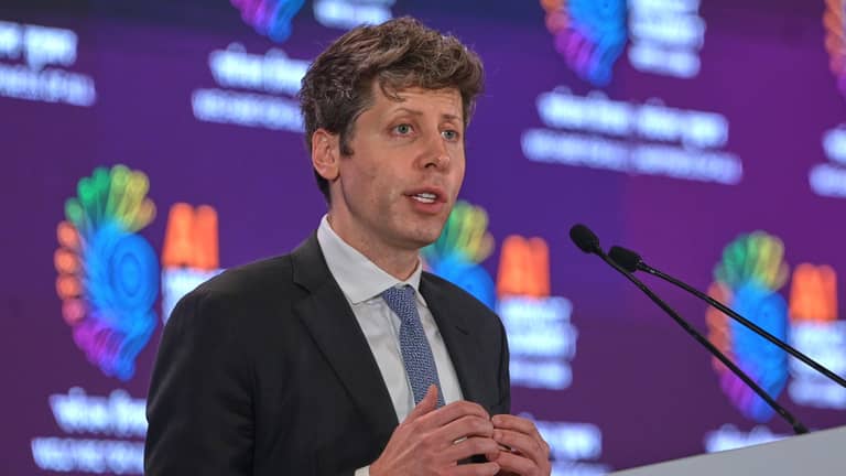 ألتمان يعتذر عن فضيحة "سفّاحة كندا"