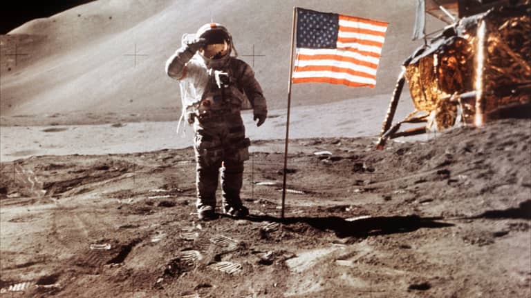 مؤلف "ستار تريك" لن يصل إلى القمر بعد "فقدان الوقود"