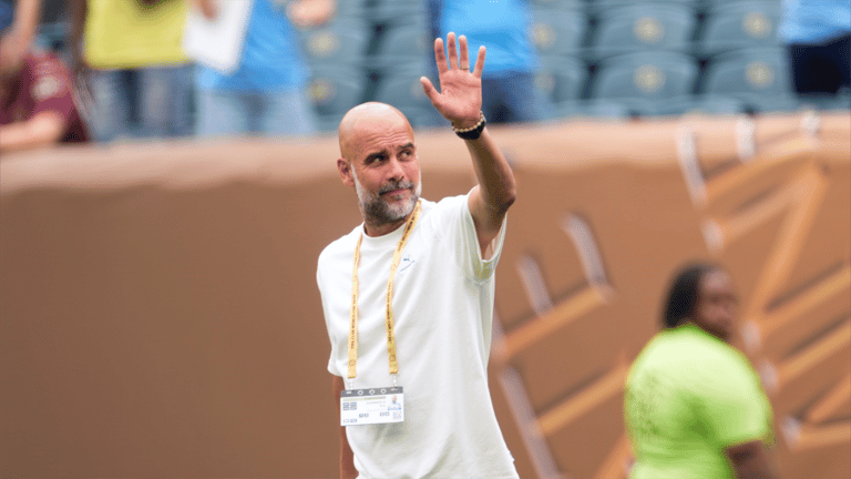 العرب ضد غوارديولا.. 4 محاولات تنذر الهلال السعودي