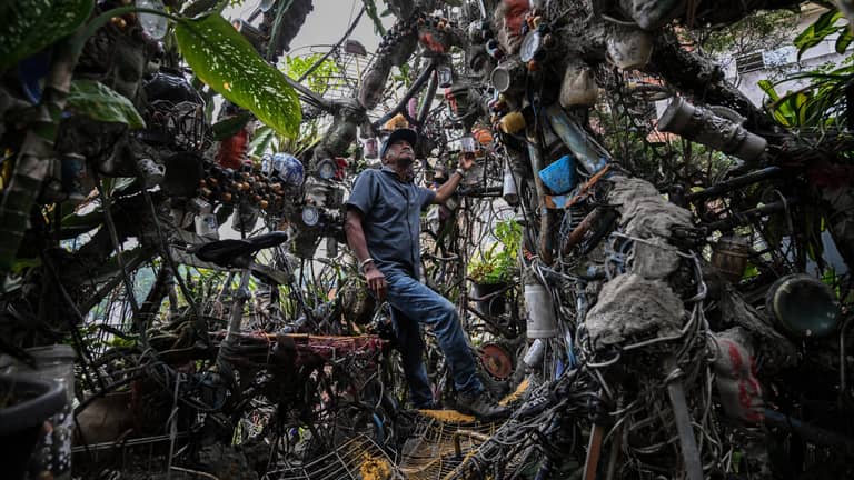 "كاستيلينيو".. قصر يحاكي "ساغرادا فاميليا" في الإنجاز