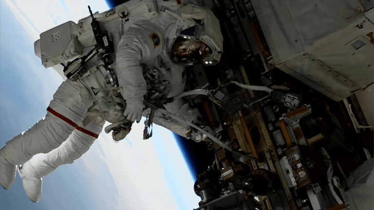 الزمن ليس نفسه في كل مكان.. "الثانية الذرية" تقيس الوقت في الفضاء