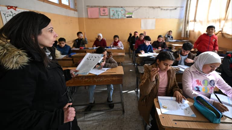 حذف "التربية الوطنية" من المناهج الدراسية السورية